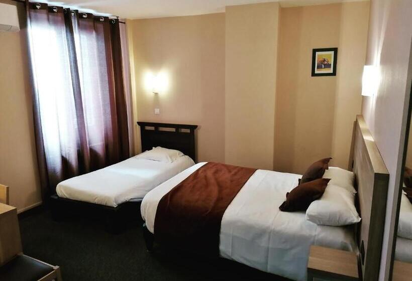 اتاق استاندارد سه نفره, Logis Hôtel Saint Jacques