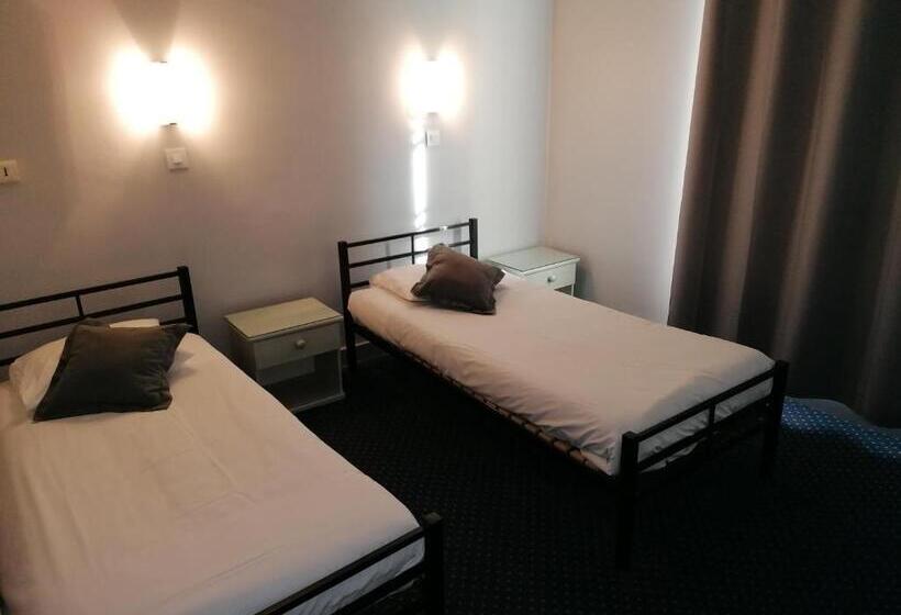 آپارتمان خانوادگی 2 خوابه, Logis Hôtel Saint Jacques