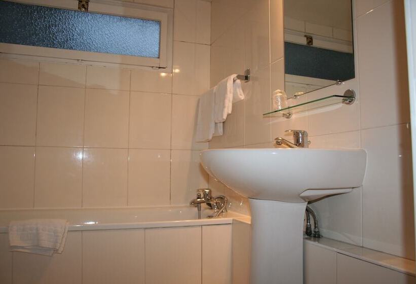 Номер Стандарт, Hostel Toulouse Wilson