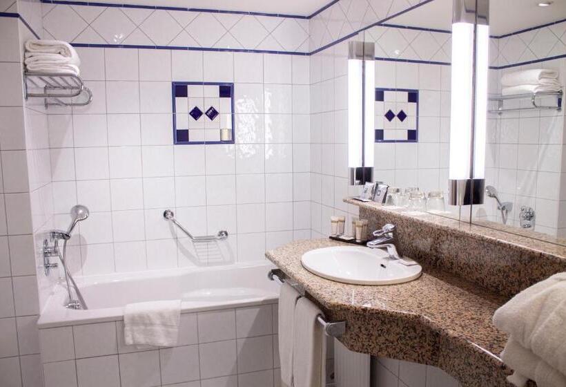 اتاق دلوکس با چشم‌انداز پارک, Célestins Spa Thermal & Hôtel By Vy Resort
