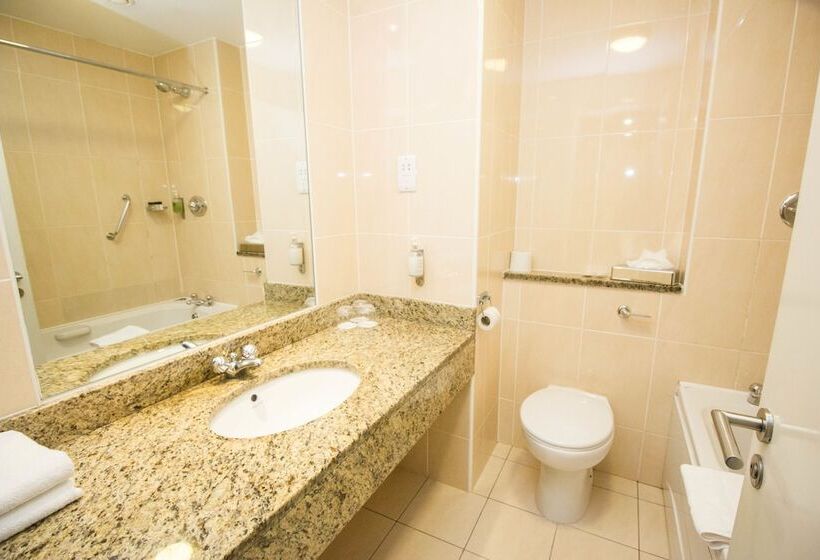 اتاق استاندارد یک نفره, Drury Court