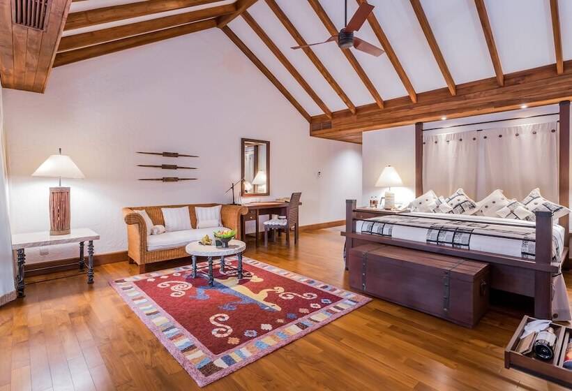 Номер Deluxe Вид на Сад, The Oberoi Beach Resort, Lombok