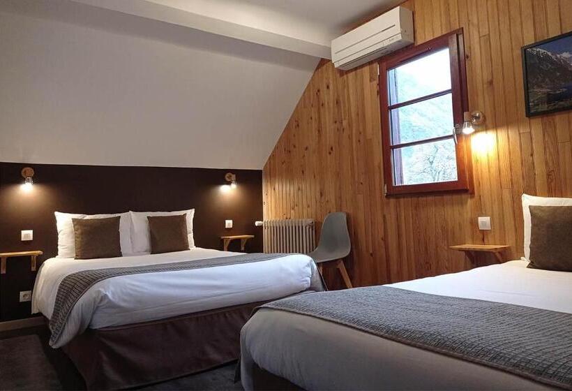 اتاق استاندارد چهار تخته, Hôtel De La Gare