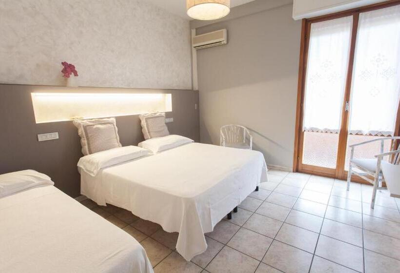 اتاق استاندارد سه نفره, Roma