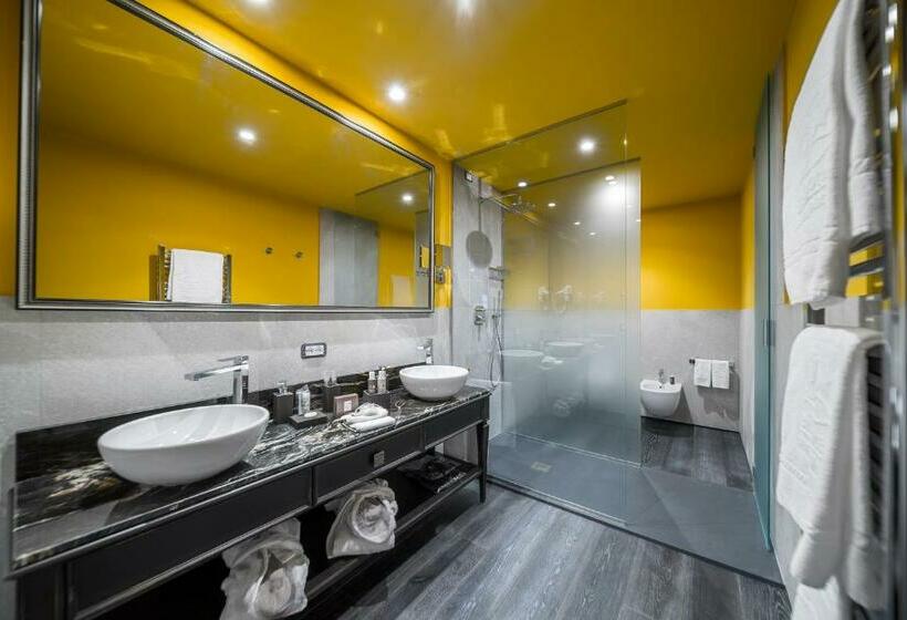 Chambre Prestige, Spinale