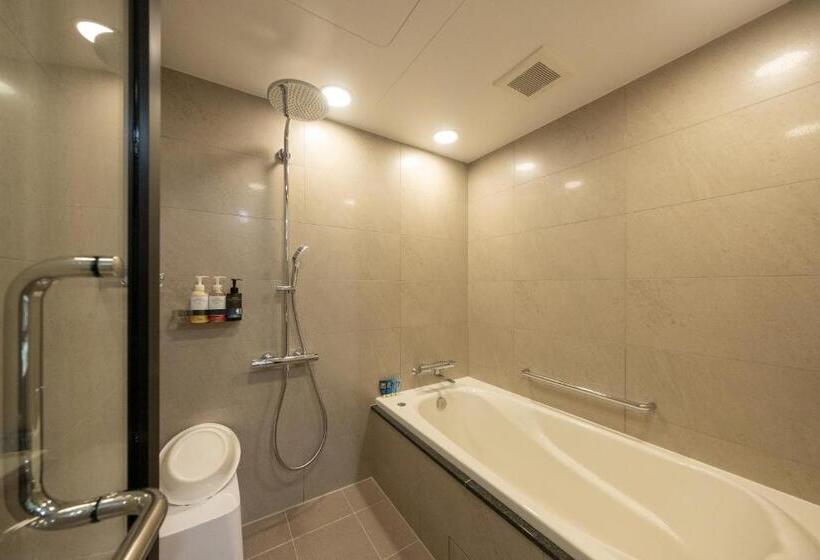 کابین, Okuma Private Beach & Resort