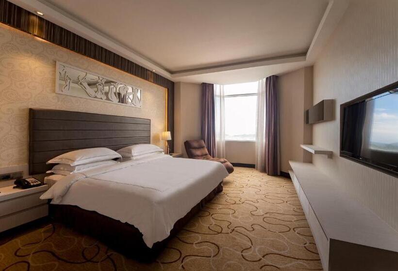 جناح جونيور, Promenade Hotel Kota Kinabalu