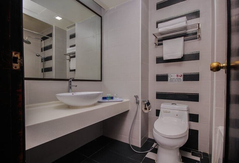 اتاق لوکس با تخت بزرگ, Copthorne Hotel Cameron Highlands
