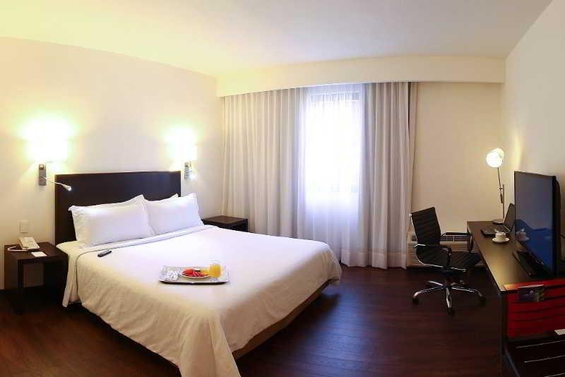 Номер Deluxe Кровать Кинг, Fiesta Inn Xalapa