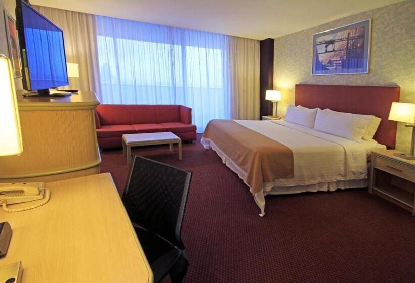 キングサイズベッドのクラブルーム, Holiday Inn Monterrey Parque Fundidora, An Ihg