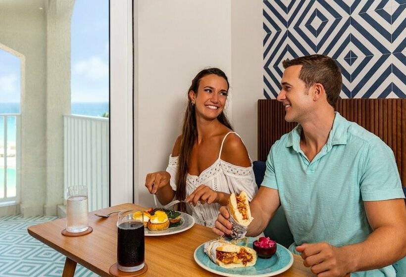 Cameră Superioară Pat King Size, Hilton Cancun Mar Caribe