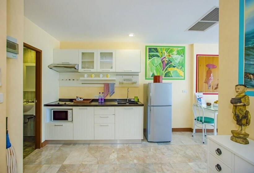 استودیو لوکس با چشم‌انداز دریا, Almali Rawai Beach Residence