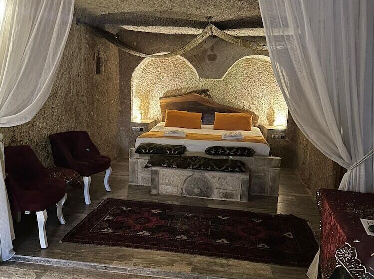 سوییت خانوادگی, Cappadocia Cave House