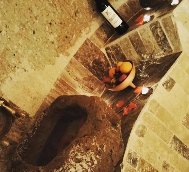 سوییت سوپریور, Cappadocia Cave House