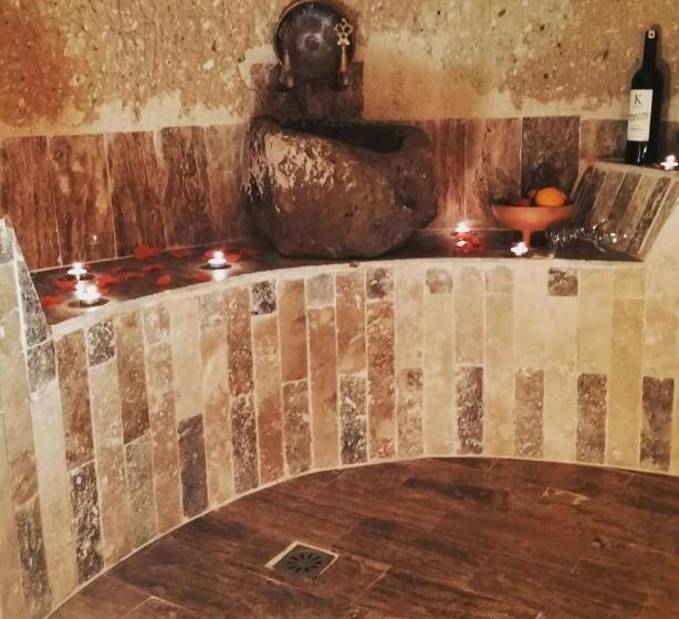 سوییت سوپریور, Cappadocia Cave House