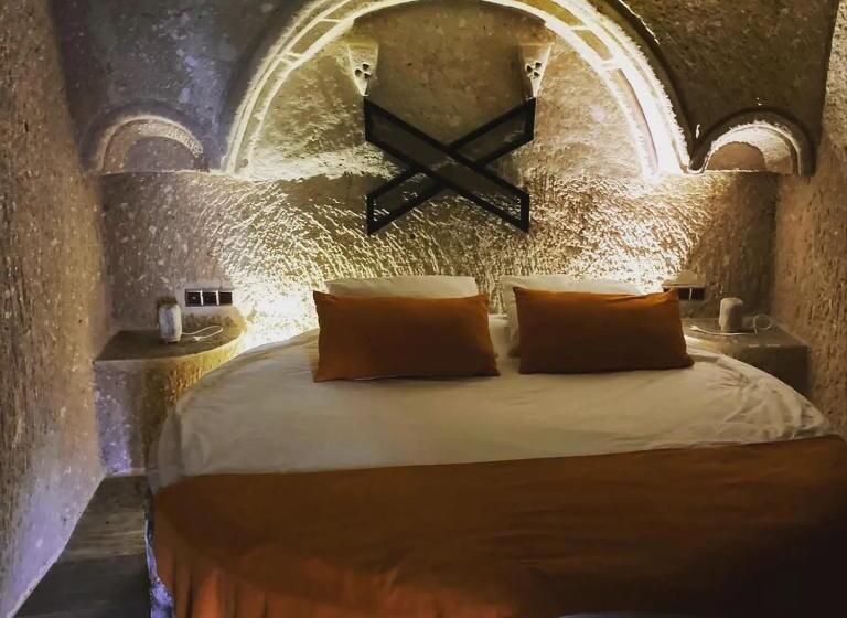 سوییت سوپریور, Cappadocia Cave House
