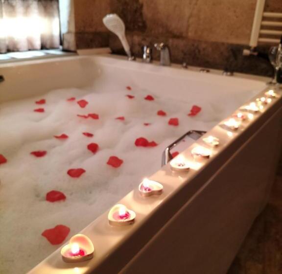 اتاق لوکس با تخت بزرگ, Cappadocia Cave House