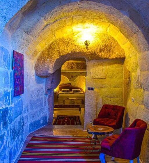 سوییت خانوادگی, Cappadocia Cave House