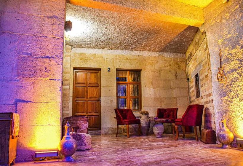 اتاق راحتی سه تخته, Cappadocia Cave House