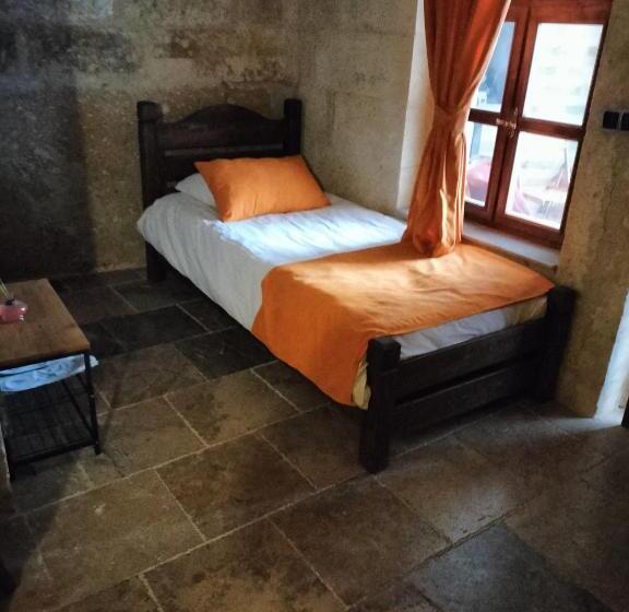 اتاق راحتی سه تخته, Cappadocia Cave House