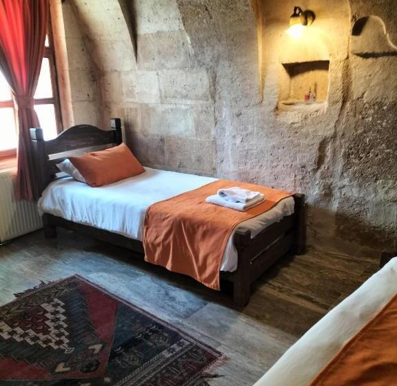 اتاق راحتی سه تخته, Cappadocia Cave House