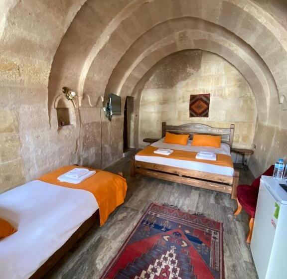 اتاق راحتی سه تخته, Cappadocia Cave House