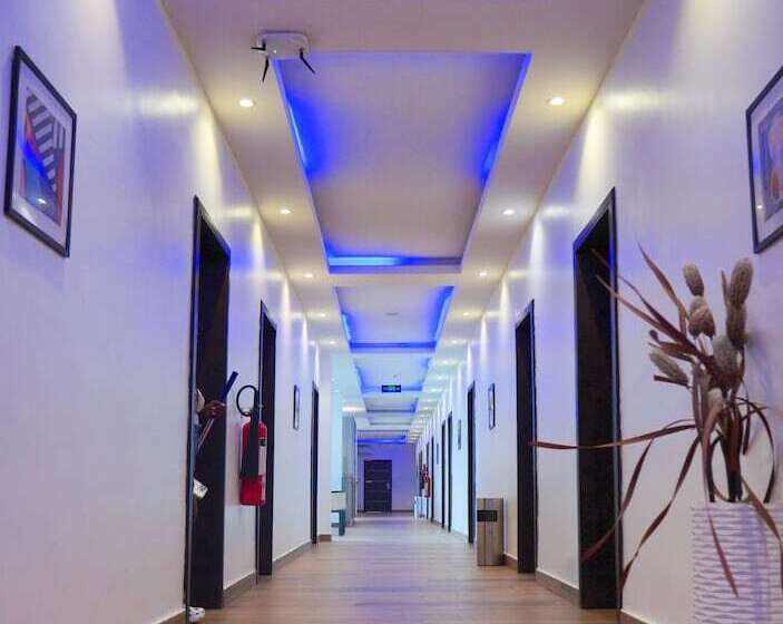 اتاق دلوکس مخصوص معلولین, Mayhill