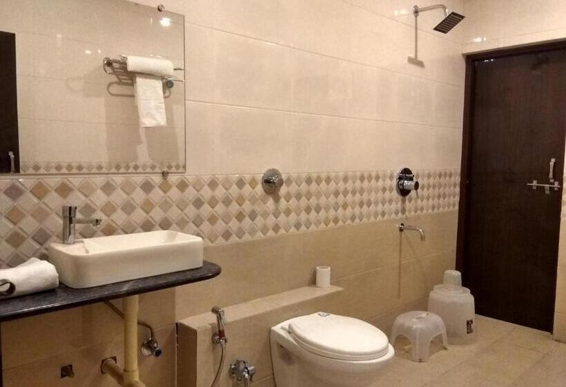 اتاق لوکس, Jk Rooms 126 Parashar Legacy   Opp Railway Station