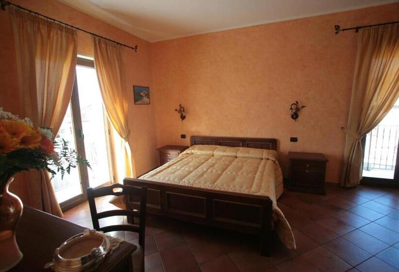 اتاق استاندارد با بالکن, Luxury Accommodation