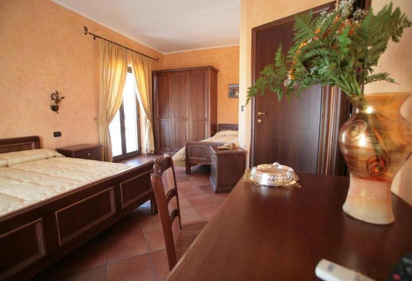 اتاق استاندارد با بالکن, Luxury Accommodation