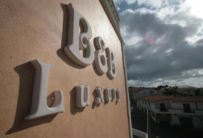 اتاق استاندارد با بالکن, Luxury Accommodation