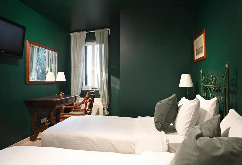 수피리어 룸 산전망, Il Ciocco Hotels