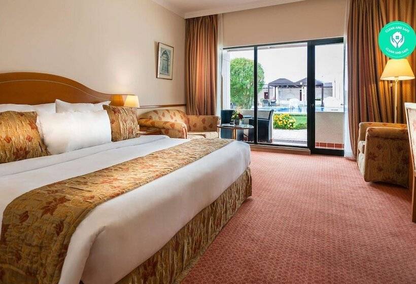 스탠다드 룸 풀장 전망, Golden Tulip Nizwa