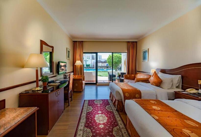 스탠다드 룸 풀장 전망, Golden Tulip Nizwa