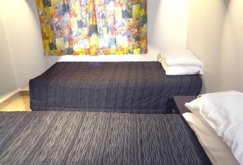 آپارتمان 2 خوابه, Tudor Motor Lodge