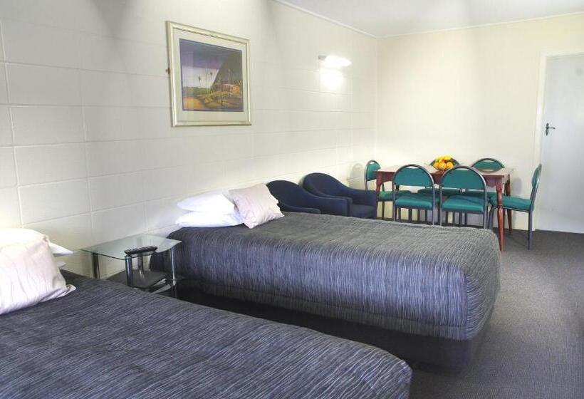 آپارتمان 2 خوابه, Tudor Motor Lodge