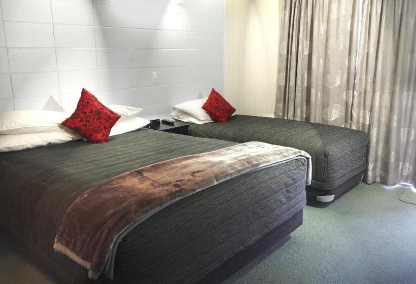استودیوی استاندارد, Tudor Motor Lodge