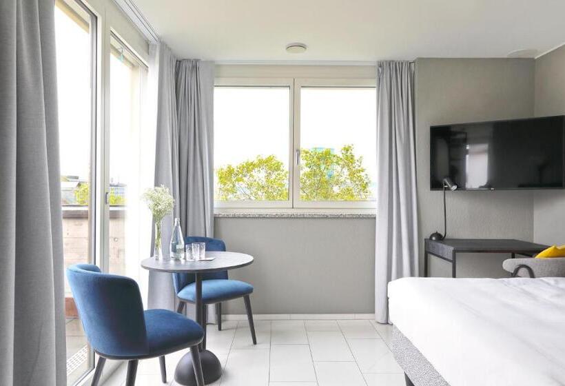 Estudio Standart com Balcão, Numa I Turi Apartments