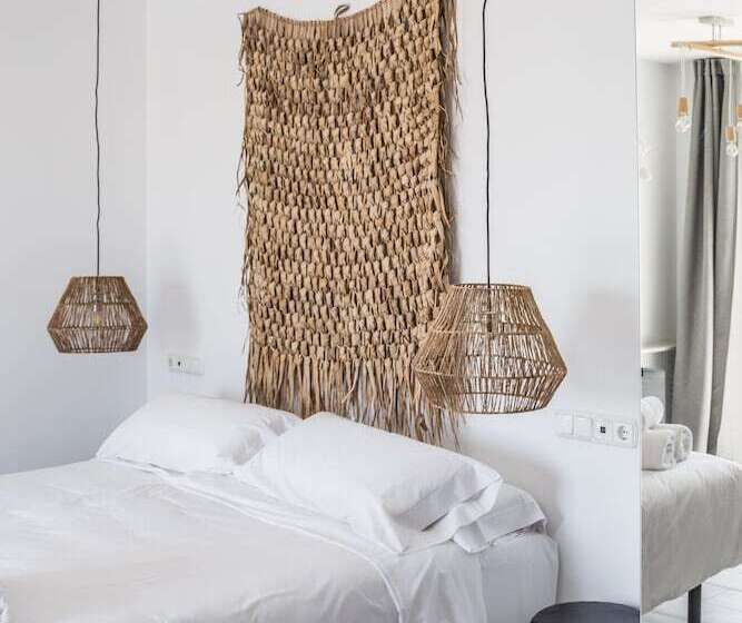 Quarto Basic, Boutique X Pueblo, Benalmádena