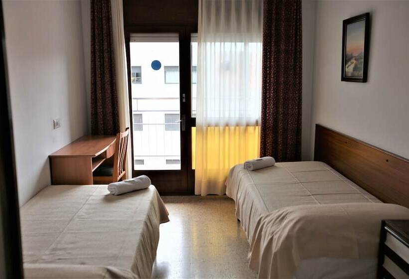 Семейный Номер, Hostel Costa Brava