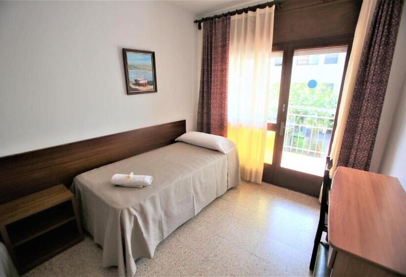 Семейный Номер Deluxe, Hostel Costa Brava