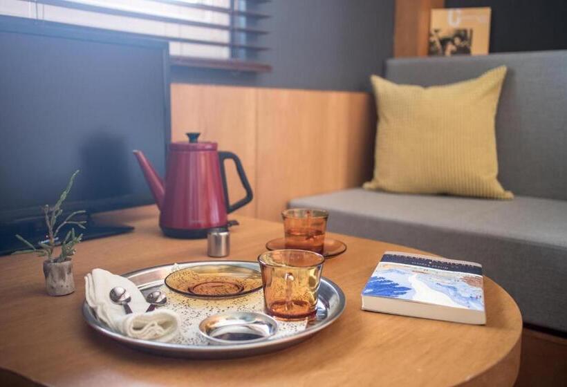 اتاق استاندارد با تخت‌های تاشو, Ho̍k House