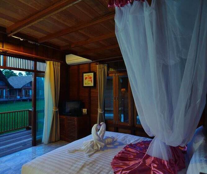 ویلای 2 خوابه, Rice Farm Villa Suratthani