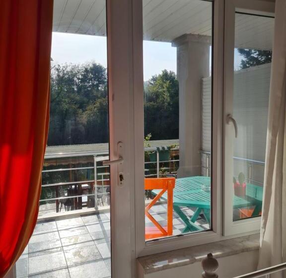 经济房, Agva Temmuz Otel