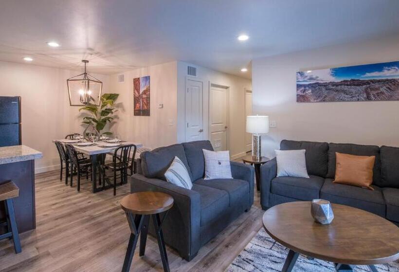 آپارتمان 1 خوابه با چشمانداز استخر, Moab Redcliff Condos