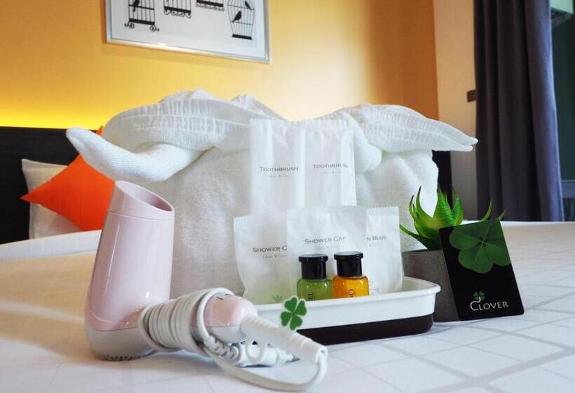 발코니 디럭스 룸, Clover Hotel Hatyai