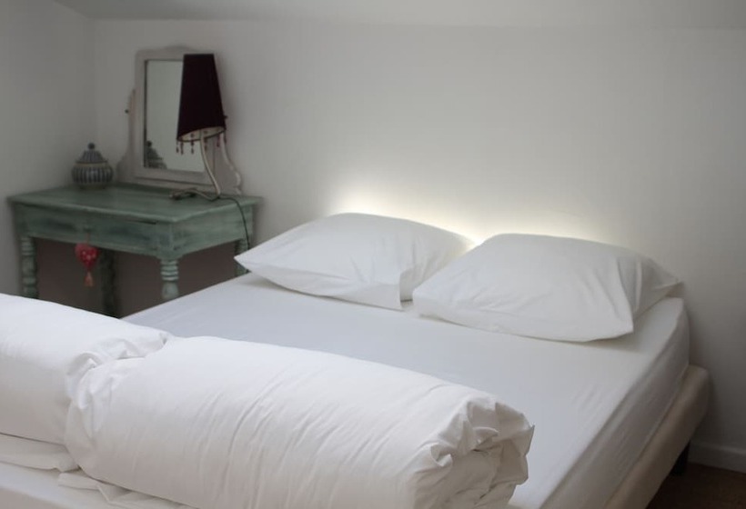 اتاق اکونومی, Cassis Hostel Les Heures Claires