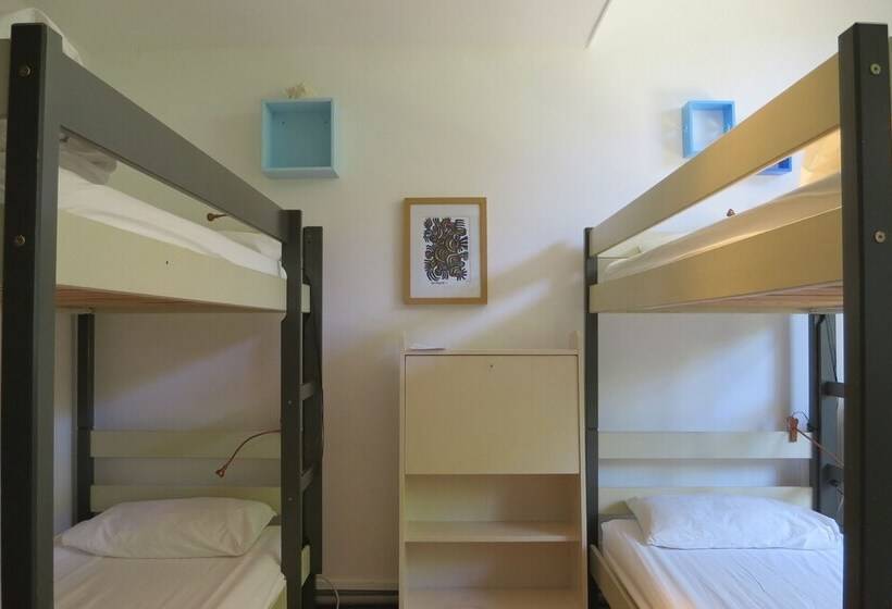 تختخواب در اتاق مشترک, Cassis Hostel Les Heures Claires