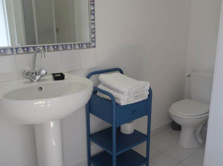 اتاق استاندارد, Cassis Hostel Les Heures Claires