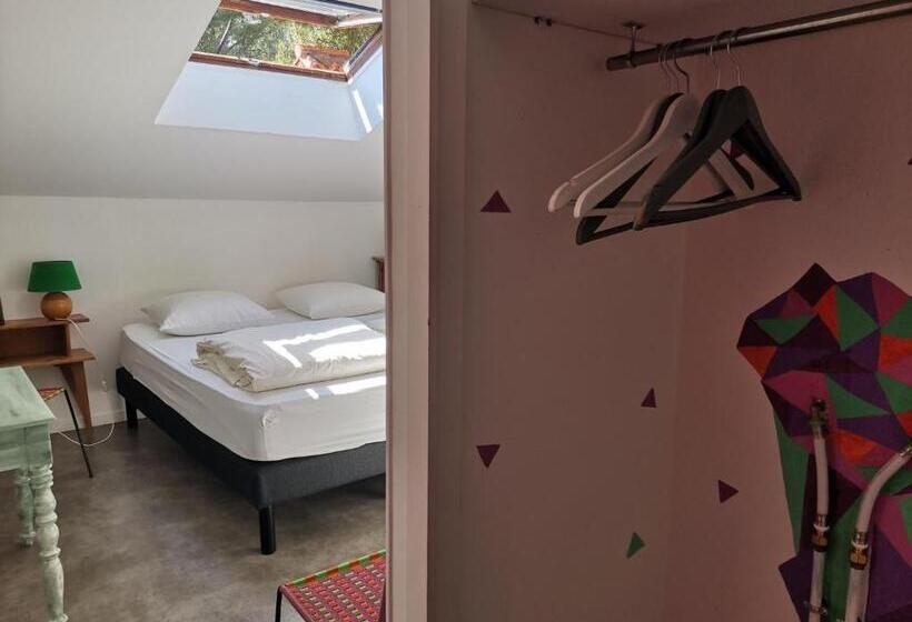 اتاق استاندارد, Cassis Hostel Les Heures Claires